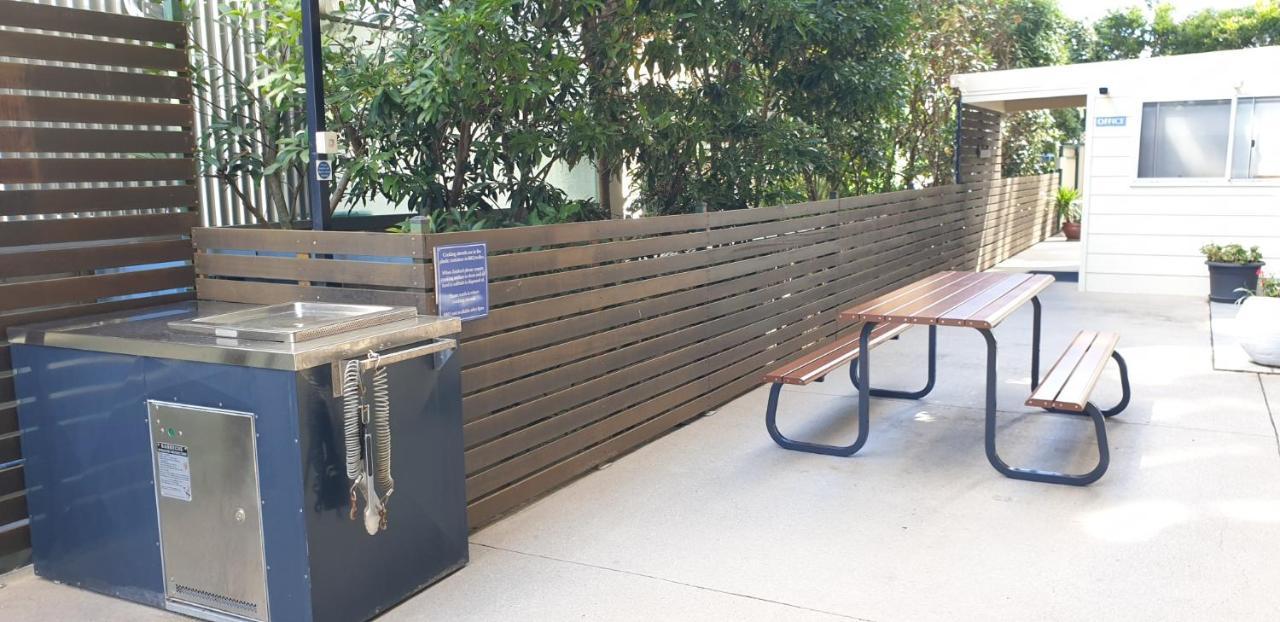 Wyuna Beachfront Holiday Apartments Gold Coast Buitenkant foto