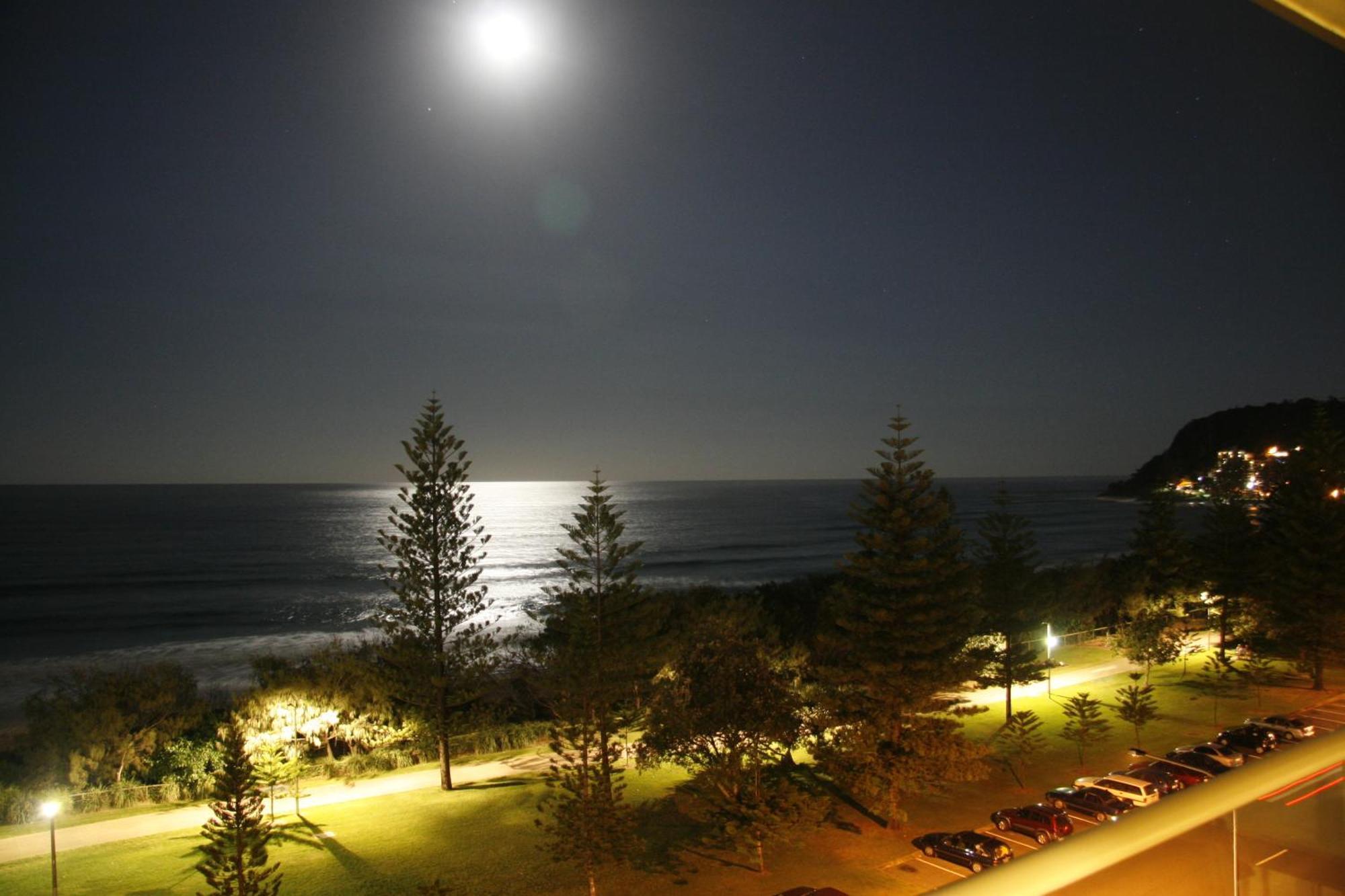 Wyuna Beachfront Holiday Apartments Gold Coast Buitenkant foto