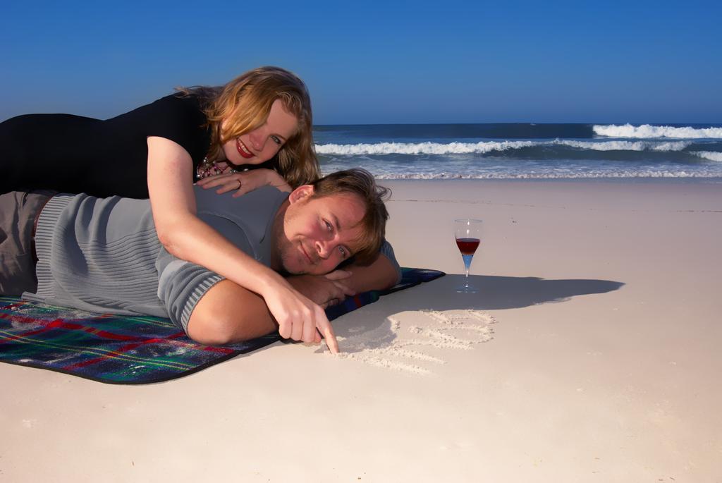 Wyuna Beachfront Holiday Apartments Gold Coast Buitenkant foto