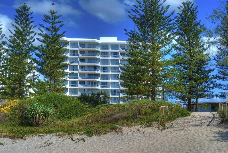 Wyuna Beachfront Holiday Apartments Gold Coast Buitenkant foto