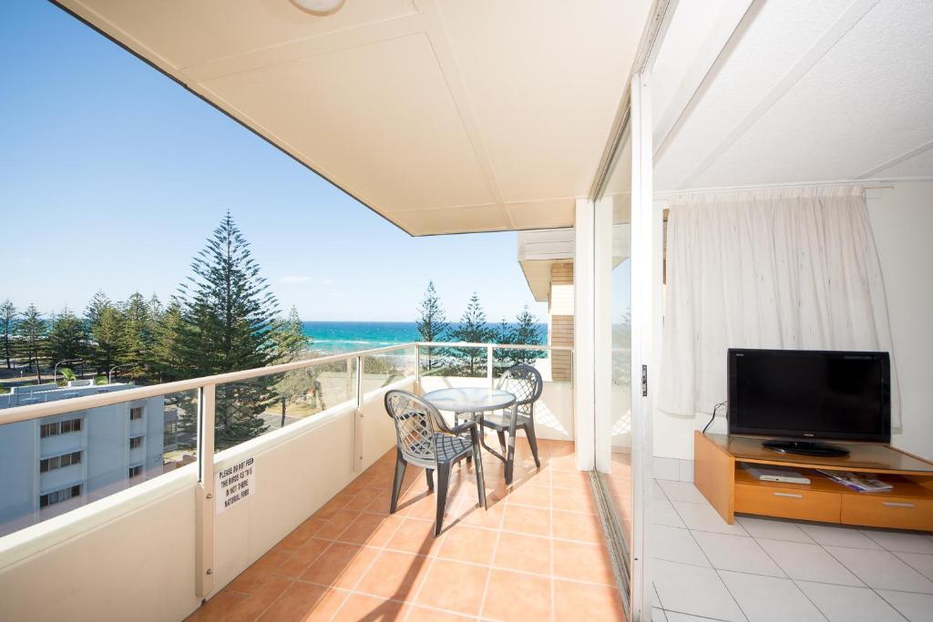 Wyuna Beachfront Holiday Apartments Gold Coast Kamer foto