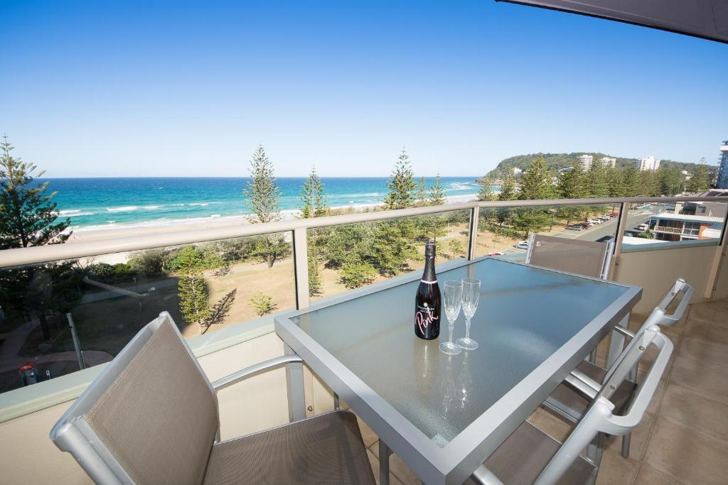Wyuna Beachfront Holiday Apartments Gold Coast Kamer foto